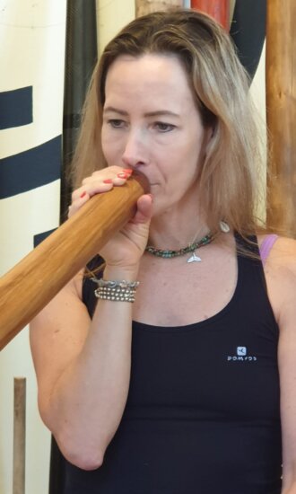 טיפול בדיג'רידו - המרכז לטיפול בדיג'רידו פרדס חנה - אייל עמית טיפול בדיג'רידו - המרכז לטיפול בדיג'רידו פרדס חנה - אייל עמית