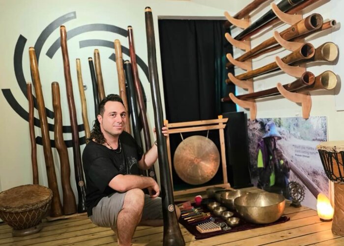 המרכז לטיפול בדיג'רידו - סטודיו נשימה מעגלית - אייל עמית - פרדס חנה המרכז לטיפול בדיג'רידו - סטודיו נשימה מעגלית - אייל עמית - פרדס חנה